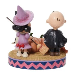 Enesco Jim Shore Peanuts Gang Halloween Figurine With Light, 5.55" -Christmas Discount Store Jim Shore Peanuts Halloween Figurine With Light 6013037 03